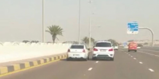 شرطة أبوظبي تعتقل سائقين متهورين وتحذر من الحركات الخطيرة