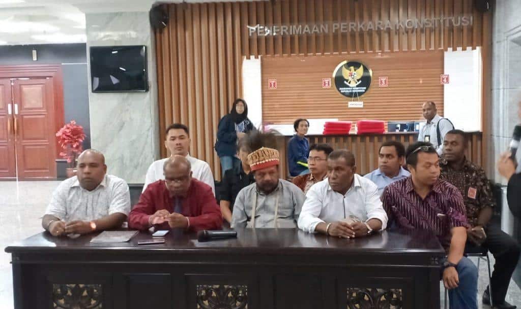 دعوات للعدالة في إندونيسيا: طلاب يختبرون دستورية قانون المحكمة