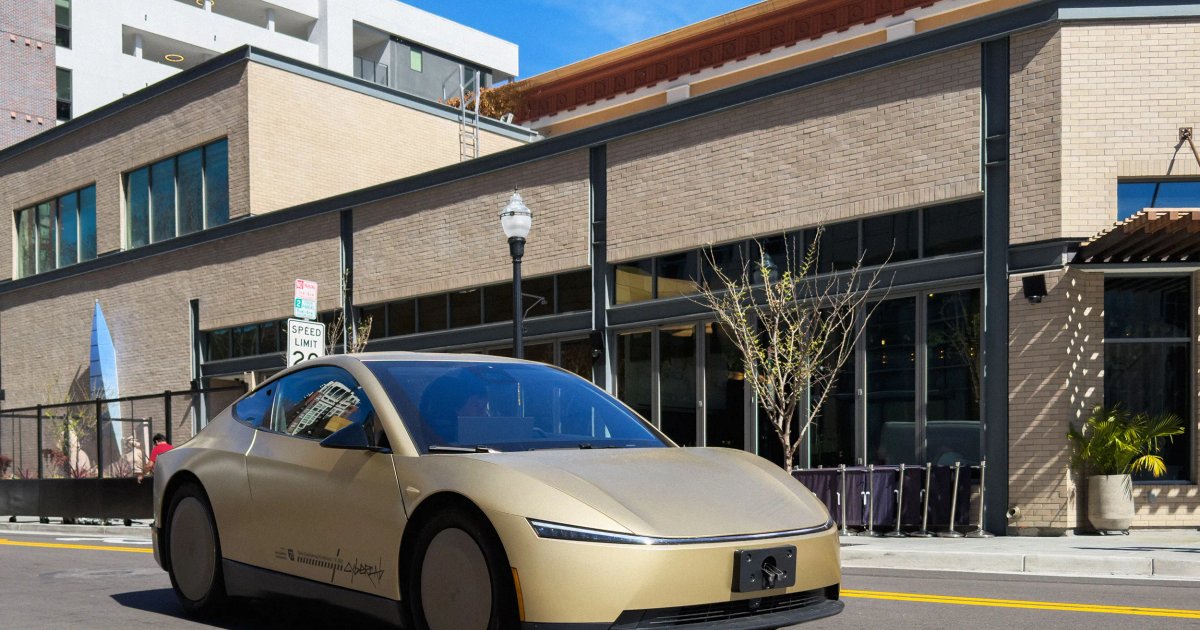 Tesla enthüllt menschliche Steuerung autonomer Fahrzeuge