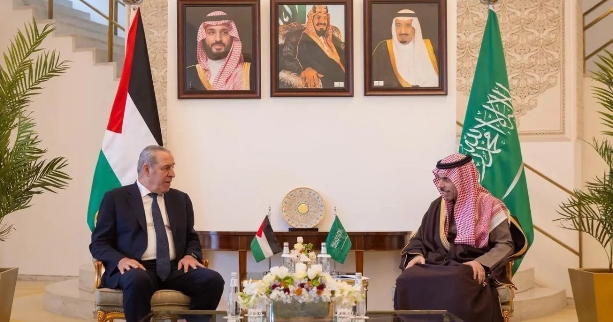اجتماع وزير الخارجية السعودي مع نائب رئيس فلسطين