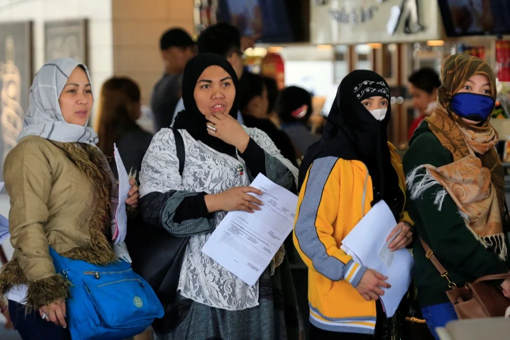 معاناة المغتربين الفلبينيين وتأثيرها على الأسر