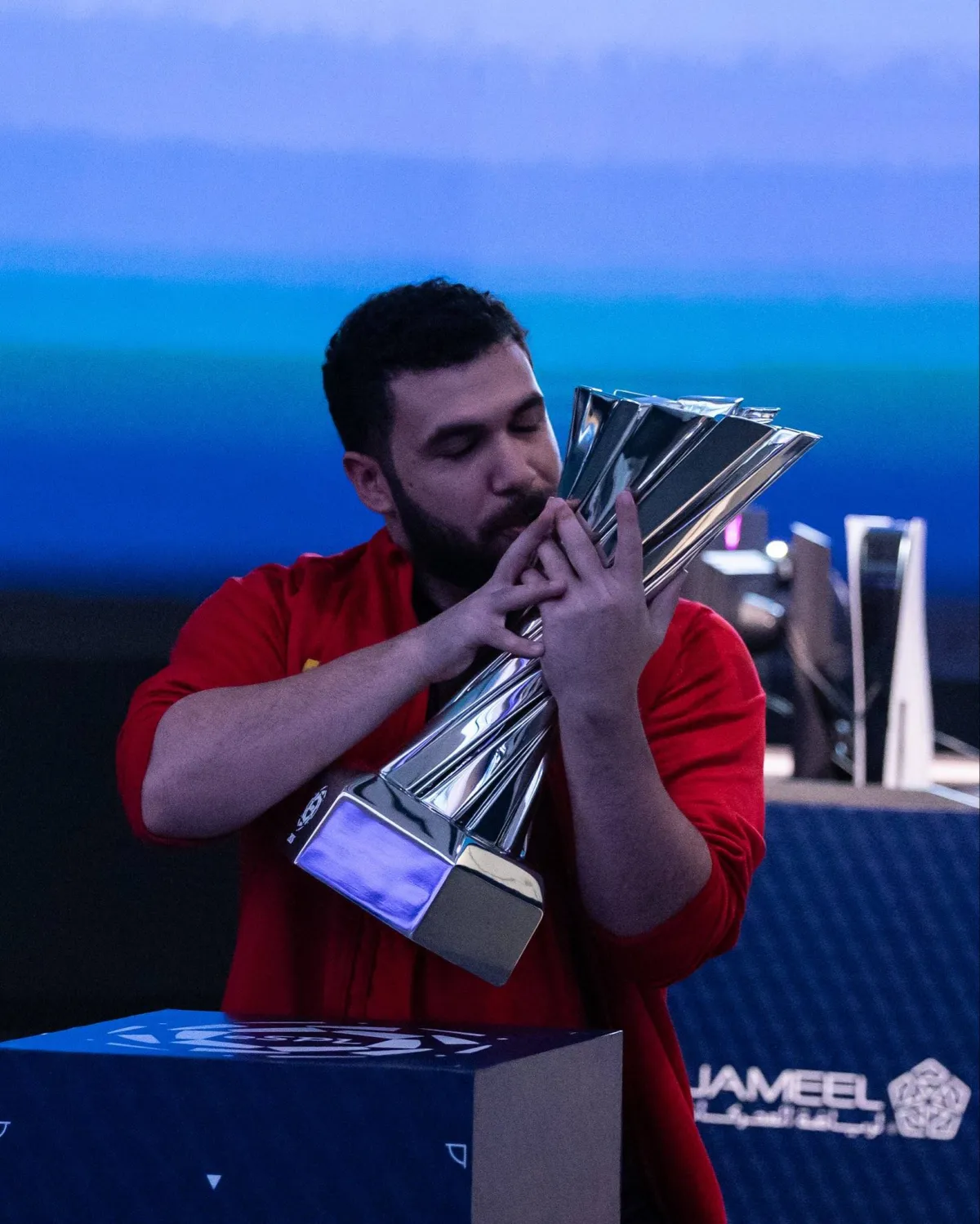 Abu Makka gewinnt die E-Sport-Liga und qualifiziert sich für die WM