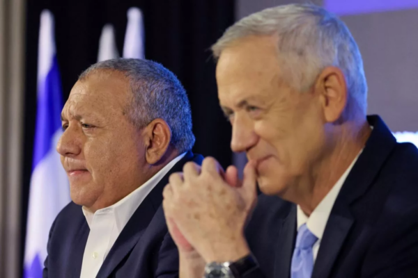 دعوة إيزنكوت للاجتماع بين قادة المعارضة الإسرائيلية