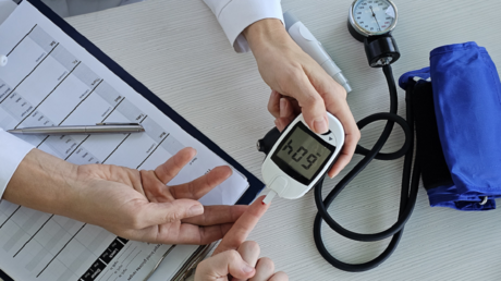 Appareil implantable pour diabétiques de type 1