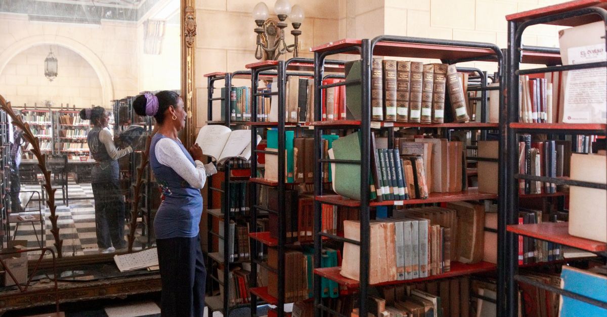 ملتقى القاهرة الأدبي وتأثير الأدب العربي والمالطي