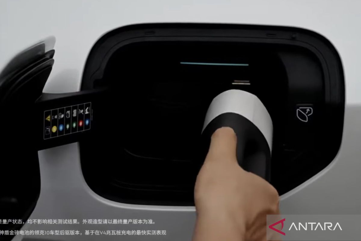 جيلي تتحدى BYD بتقنية شحن أسرع للسيارات الكهربائية