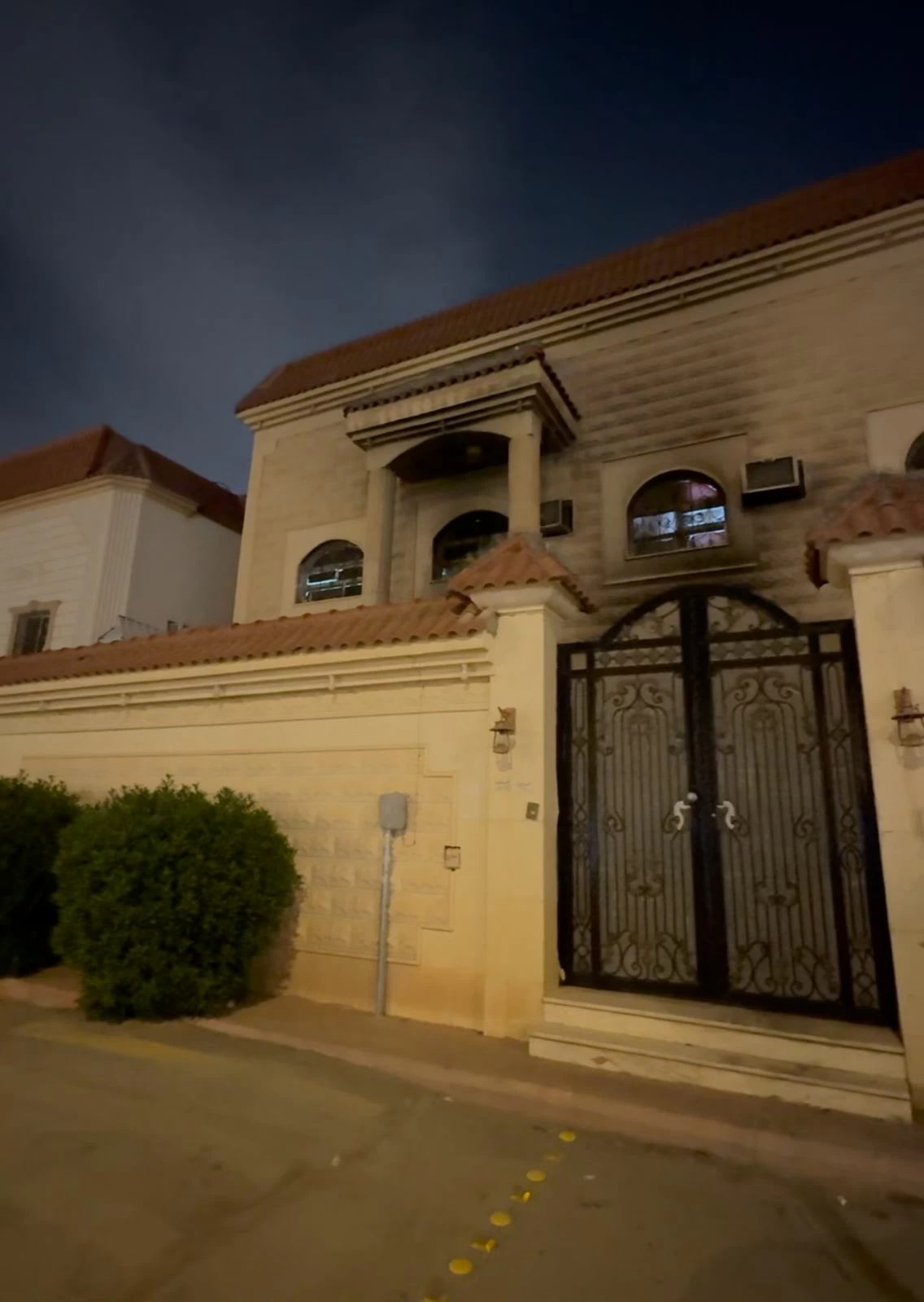 Tragic Fire in Riyadh Claims Lives of Family