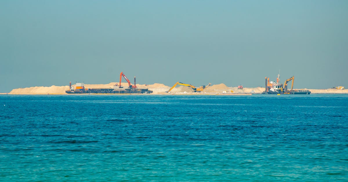 ترامب يهدد إيران بزيادة الضغط في مضيق هرمز