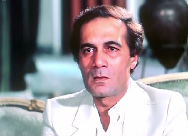 عمرو محمود ياسين يدعم زوجته في أزمتها الصحية