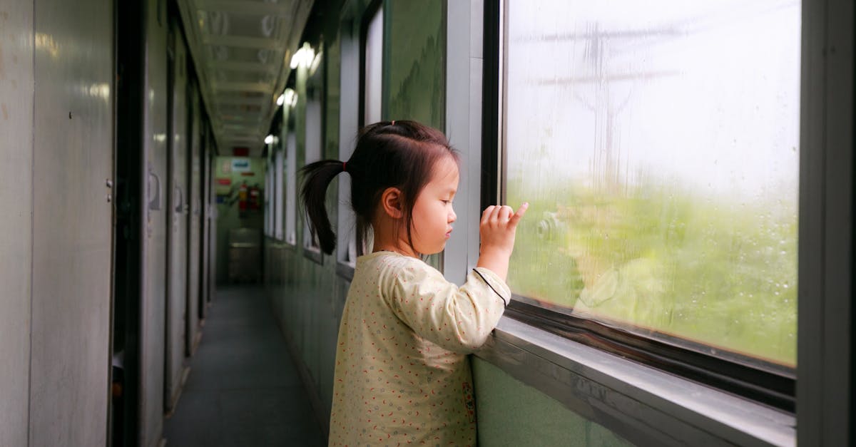 تحقيق في حادث تصادم قطار في إندونيسيا