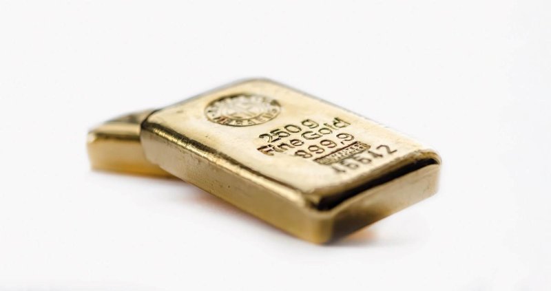 توقعات أسعار الذهب 2023: انخفاض متوقع وسط أزمات اقتصادية