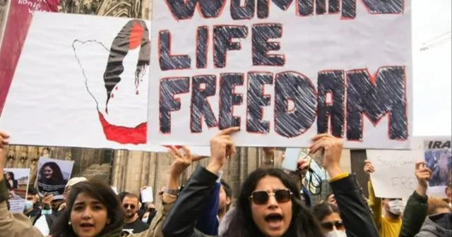 استمرار انقطاع الإنترنت في إيران وتأثيره على المجتمع