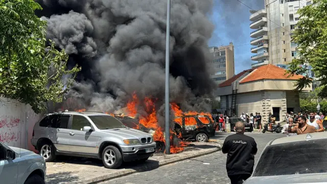 غارات إسرائيلية على جنوب لبنان تودي بحياة 17 شخصاً