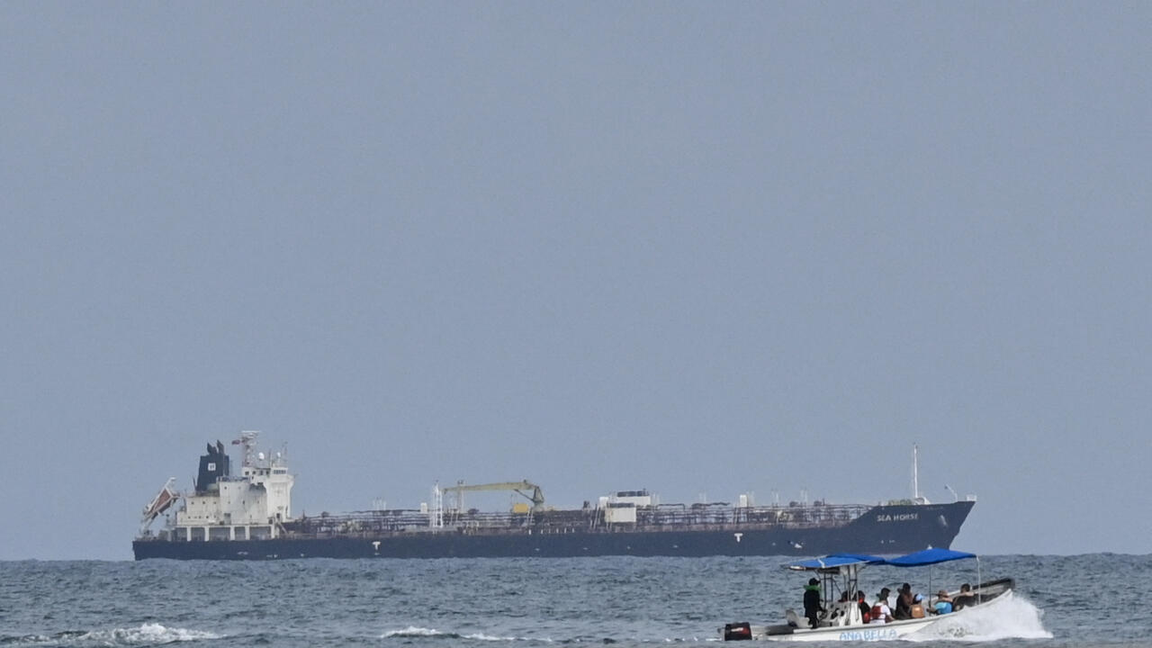 ناقلة نفط روسية تصل كوبا رغم العقوبات الأمريكية