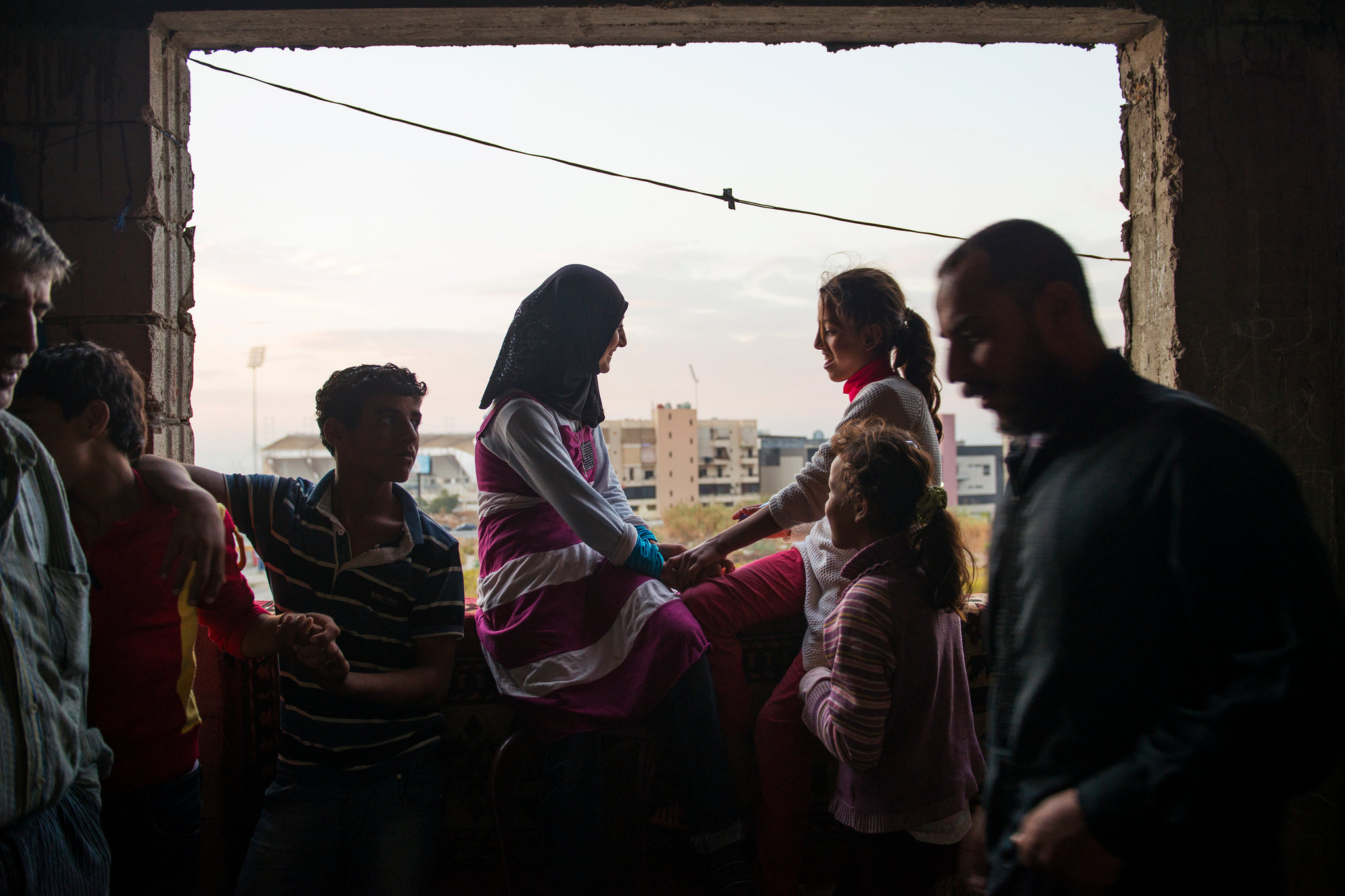 لبنان: المساجد والكنائس ملاذات للنازحين في زمن الحرب