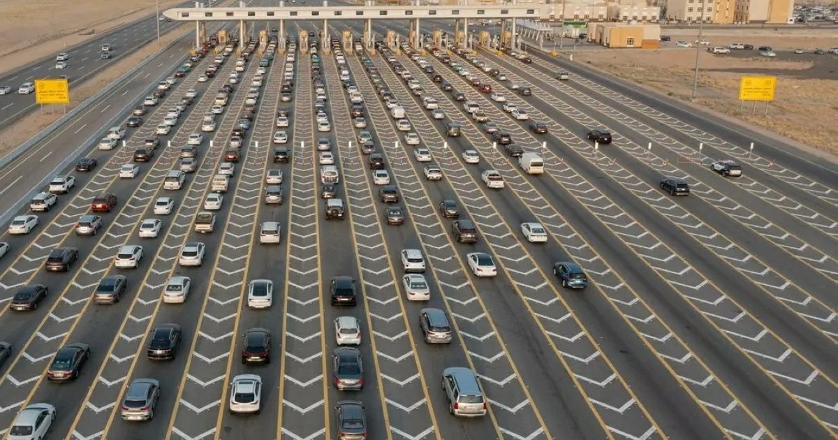 Saudi Arabia bans unauthorized vehicles for Hajj season