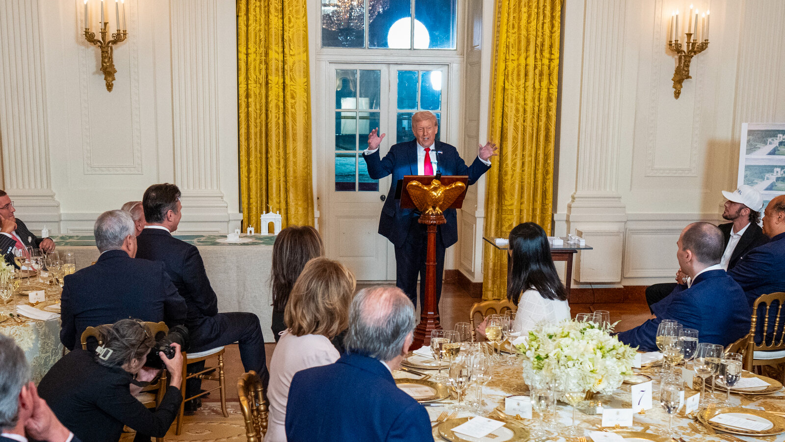 ترامب يكشف دوافع الهجوم على عشاء البيت الأبيض