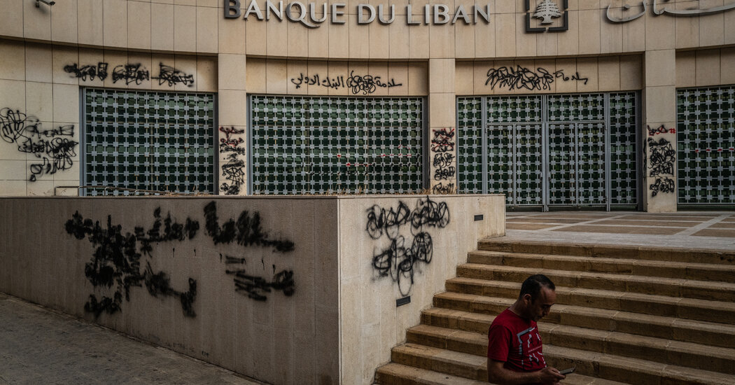 الملك يحذر من تفاقم الأعباء الاقتصادية بسبب الصراع