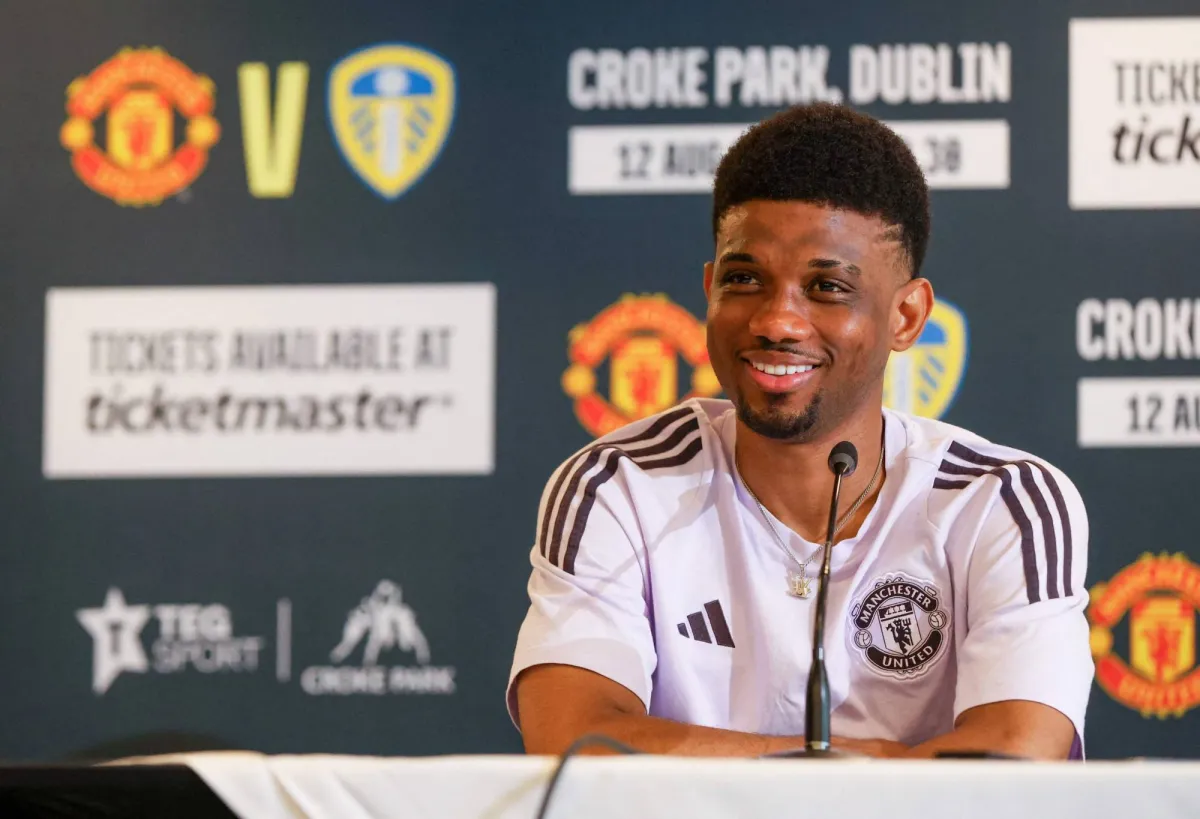 ديالو يدعم كاريك لقيادة مانشستر يونايتد