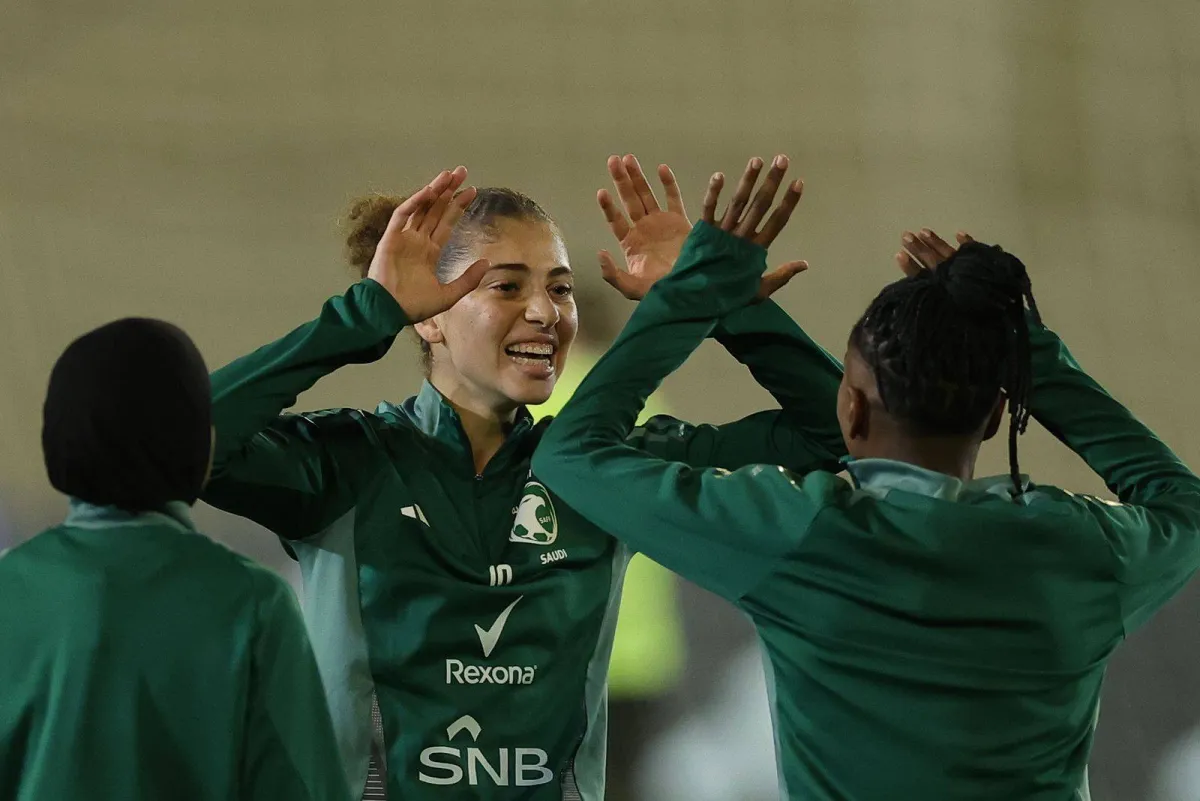 معسكر منتخب السعودية للسيدات في أبها