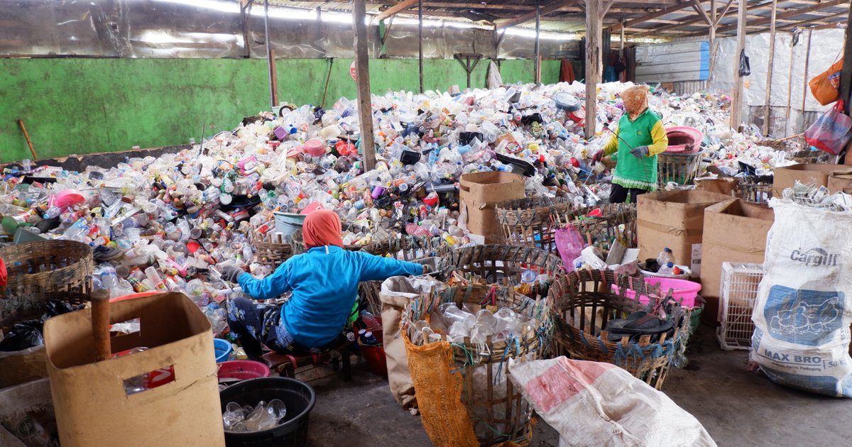 تعزيز إدارة النفايات في إندونيسيا