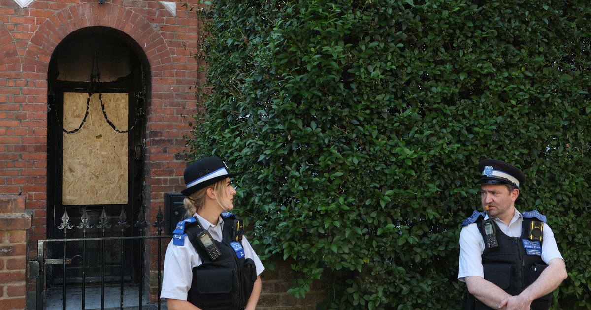 محاكمة رجال بتهمة إشعال حرائق مرتبطة برئيس الوزراء البريطاني