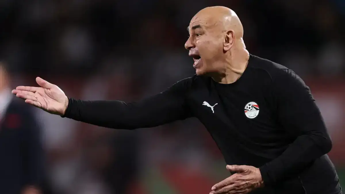 رسالة دعم من حسام حسن للاعب المنتخب بعد إصابته