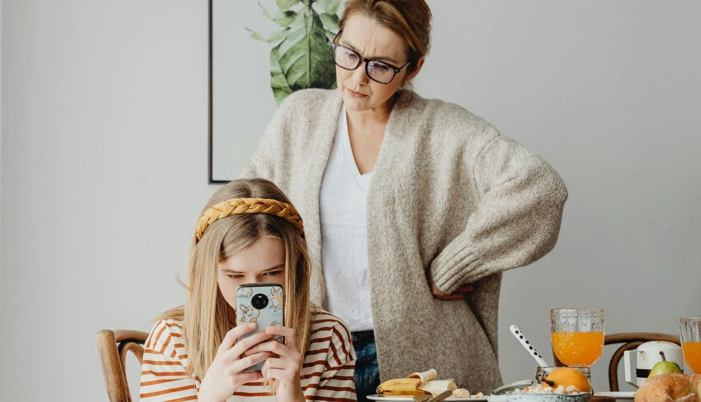 الشريحة الذكية تعزز الرقابة الأبوية في مصر