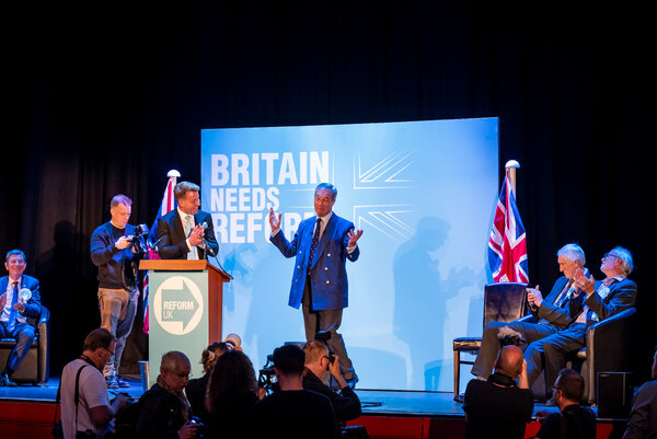 فضيحة مالية في حزب الإصلاح البريطاني: فاراج يتلقى 5 ملايين جنيه