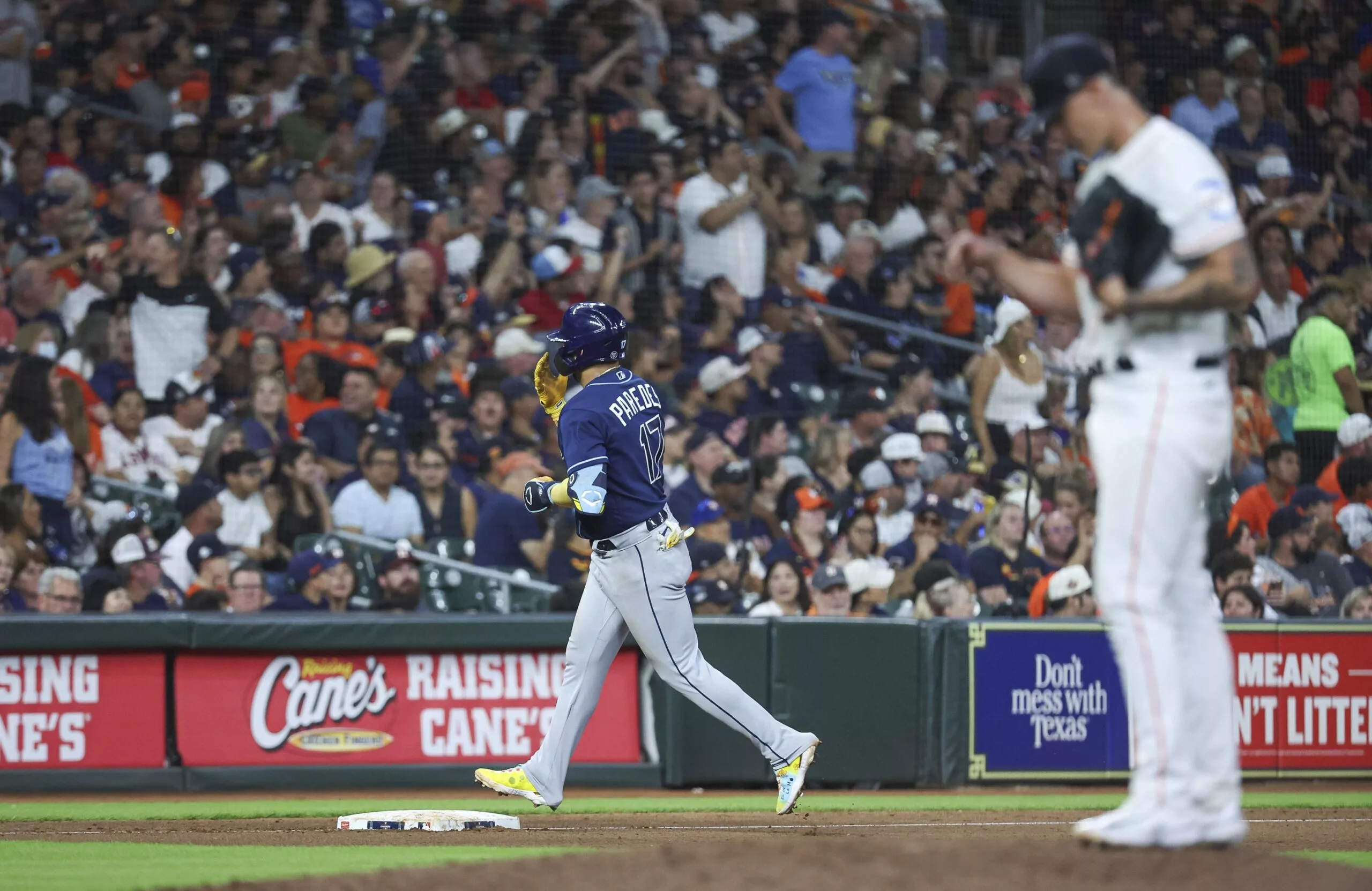 Astros feiern spannenden Sieg gegen Angels in MLB