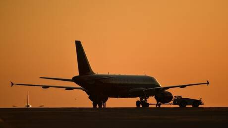 Preise für Flugzeugtreibstoff verdoppeln sich durch militärische Operationen