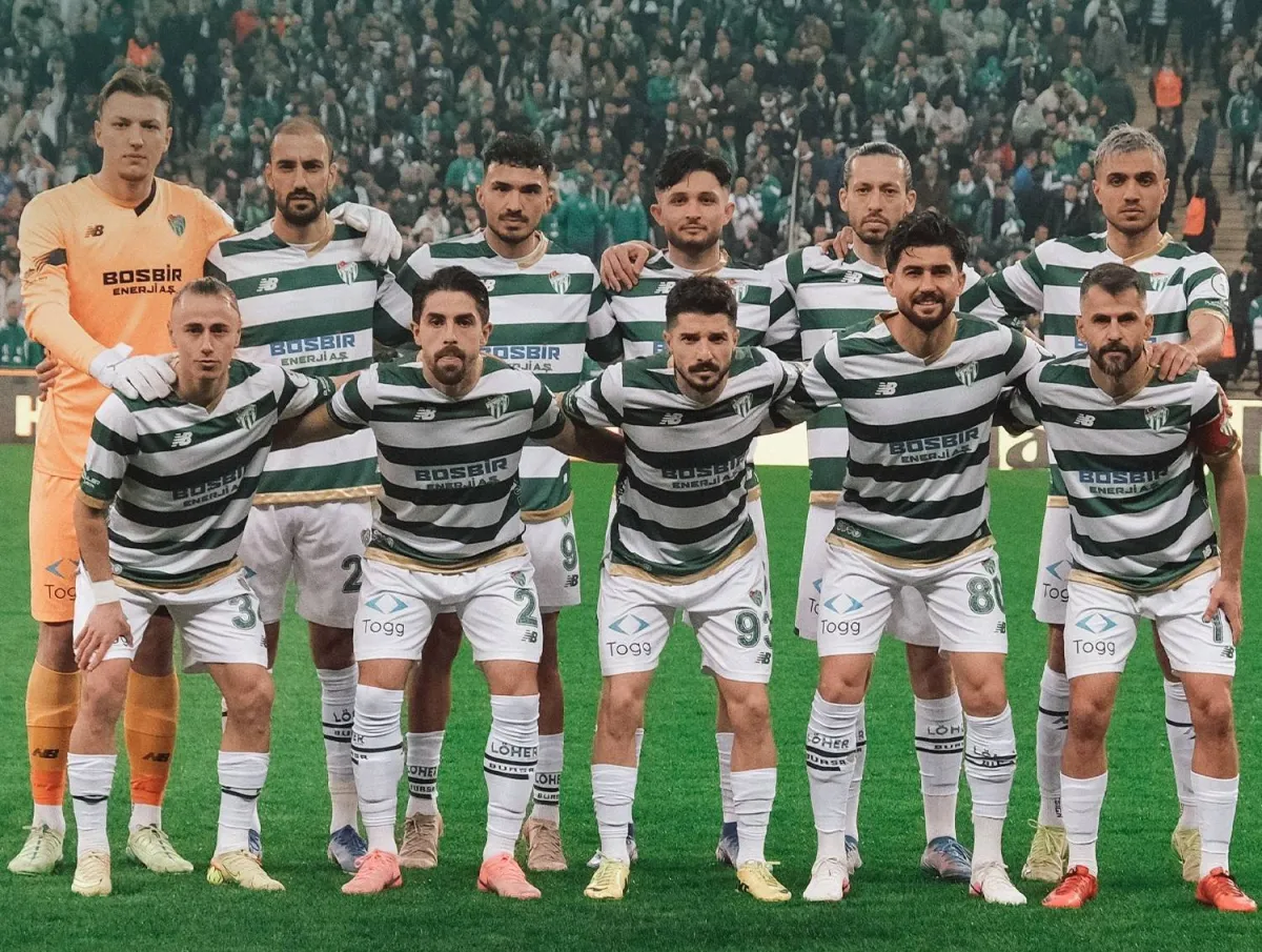 Türkischer Spieler verletzt Schiedsrichterassistentin