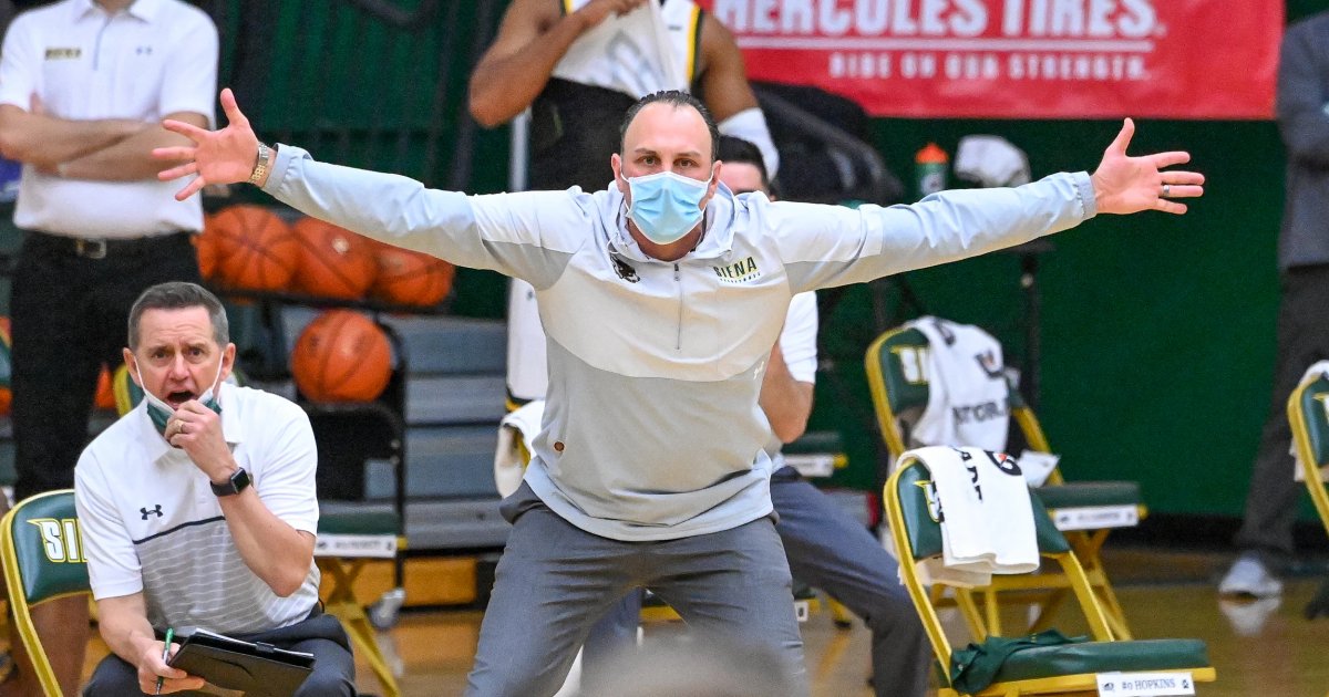 Nevada Smith wird Trainer des Siena-Basketballteams