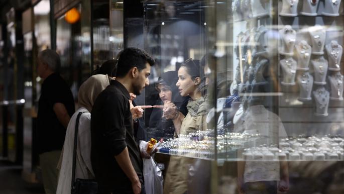 الهروب من الذهب إلى العقارات في إيران | أزمة اقتصادية