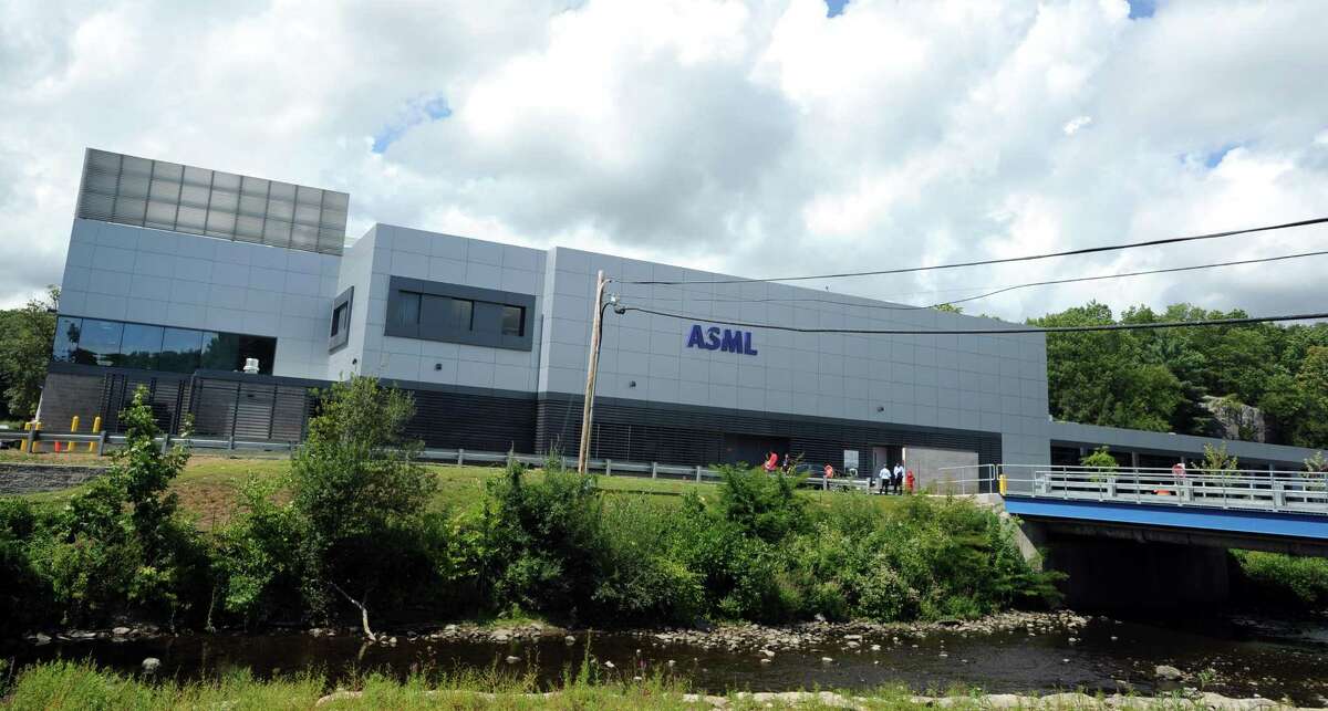 ASML أغلى شركة في أوروبا بفضل الذكاء الاصطناعي