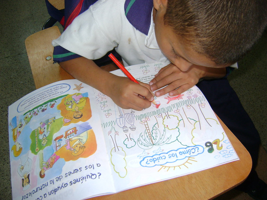 مكافحة تعاطي المخدرات بين الأطفال في إندونيسيا