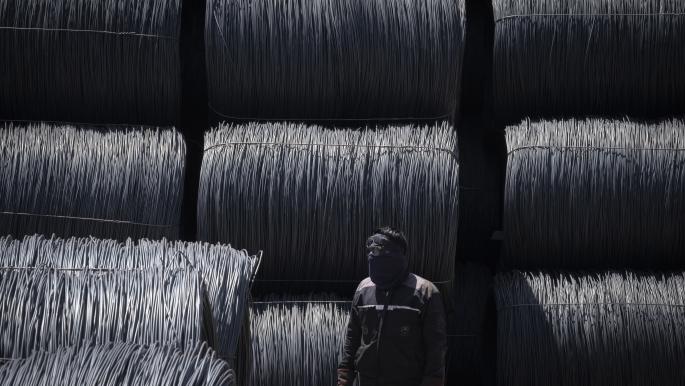 إيران تحظر تصدير ألواح الصلب حتى مايو 2024