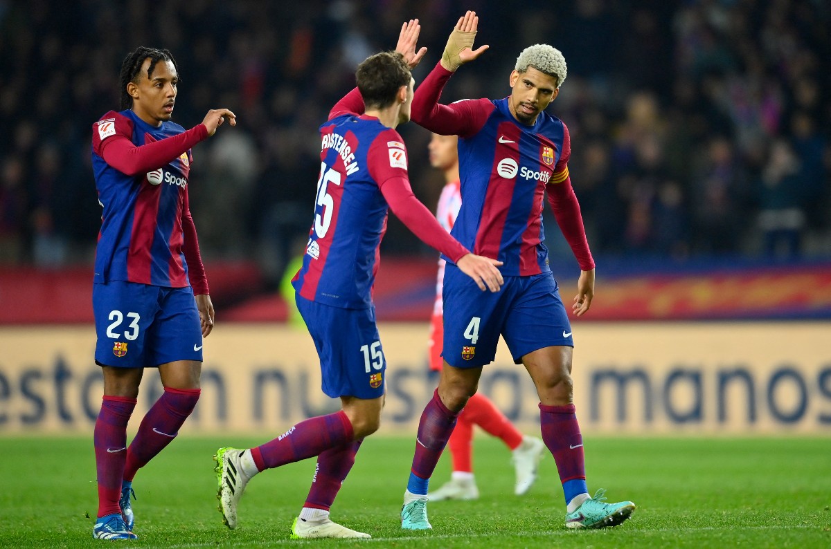 باريس سان جيرمان يقدم عرضاً لضم نجم برشلونة