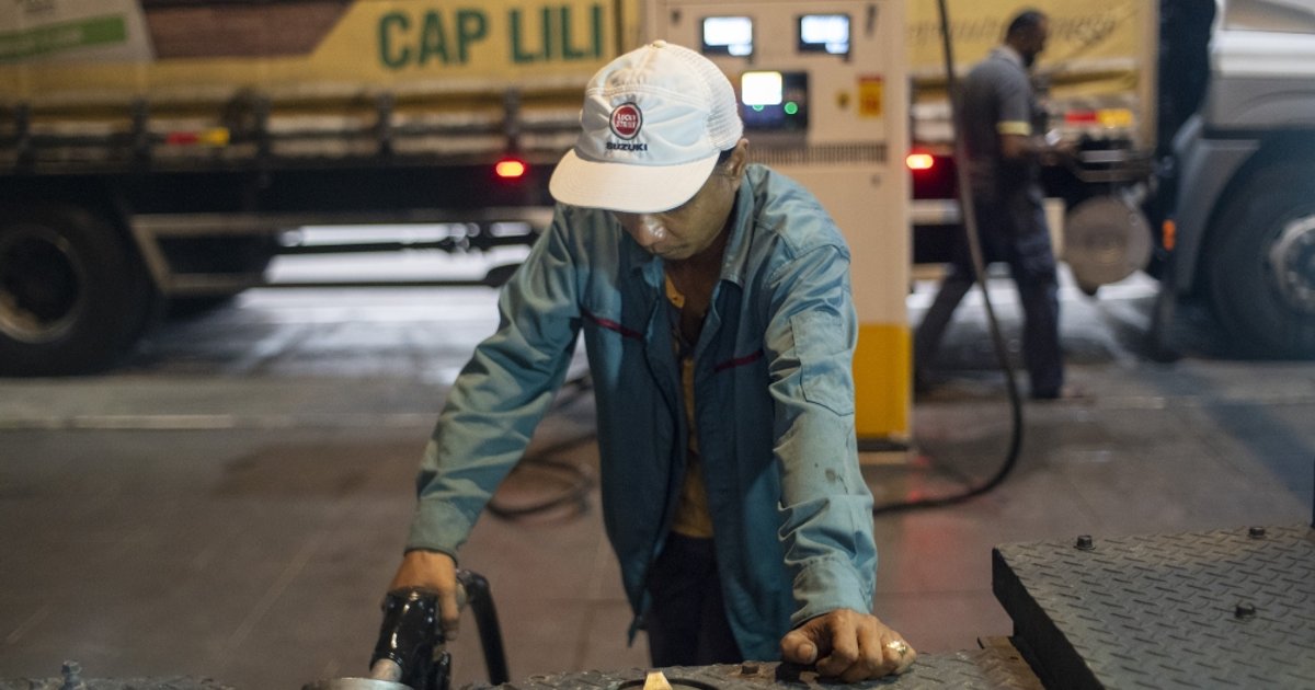 حادث تصادم شاحنتين على الطريق السريع في ماليزيا