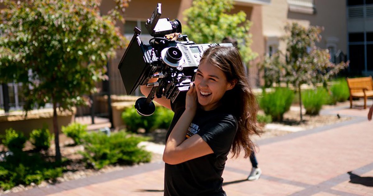 أمسية سينمائية لطلبة اللغة الصينية في عمان الأهلية