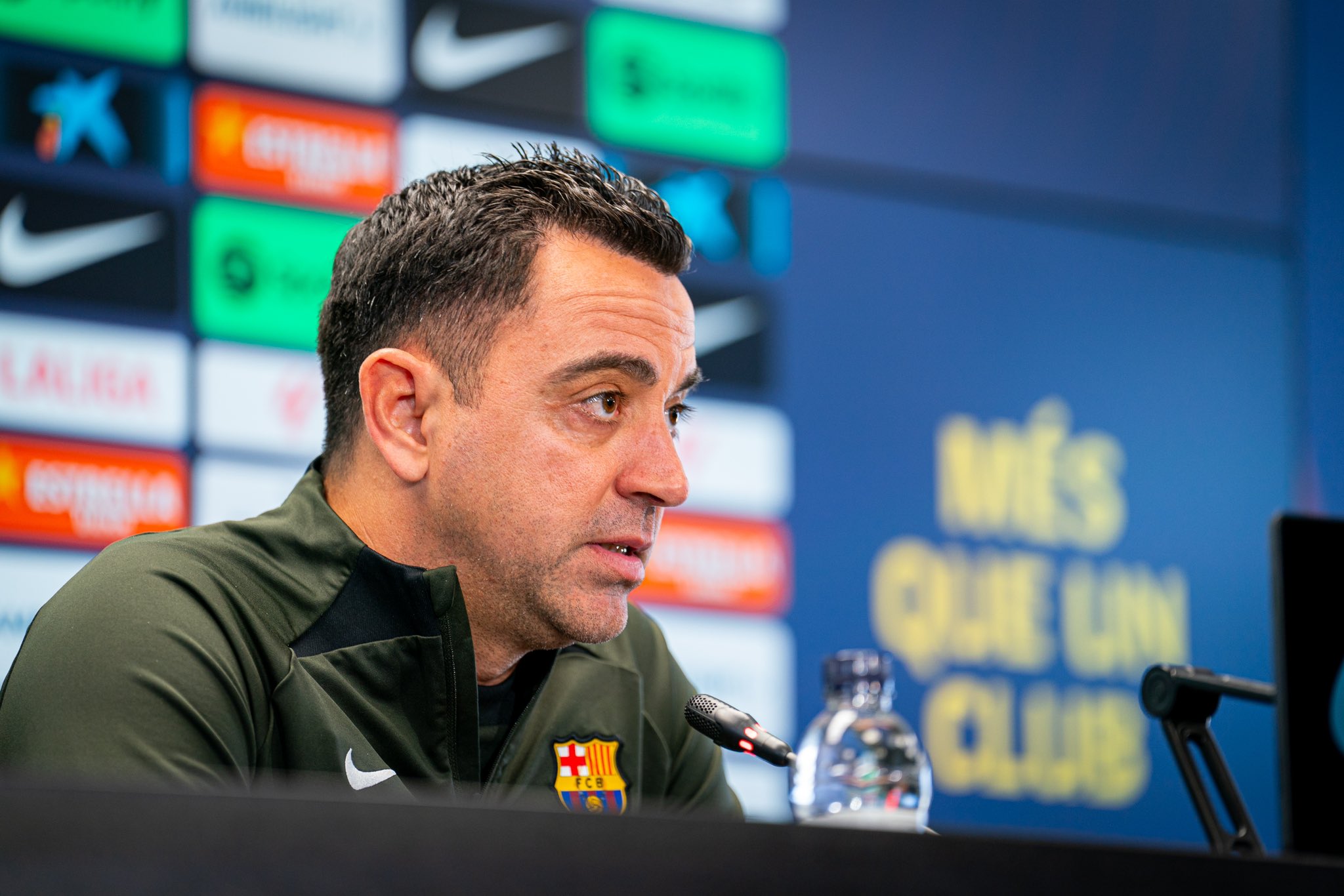 Xavi Hernandez adopte un nouveau style au FC Barcelone