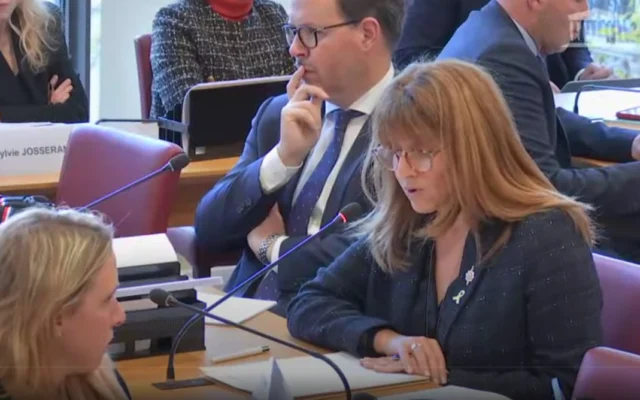 Lutte contre l'antisémitisme en France : un projet de loi controversé