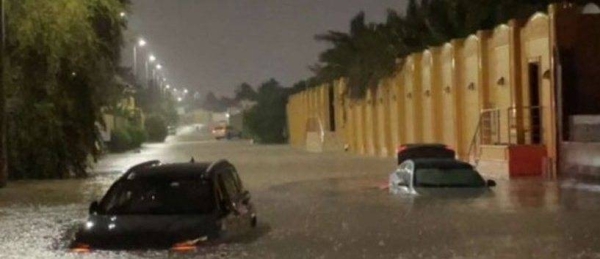 تواصل هطول الأمطار في القصيم مع تحذيرات من السيول