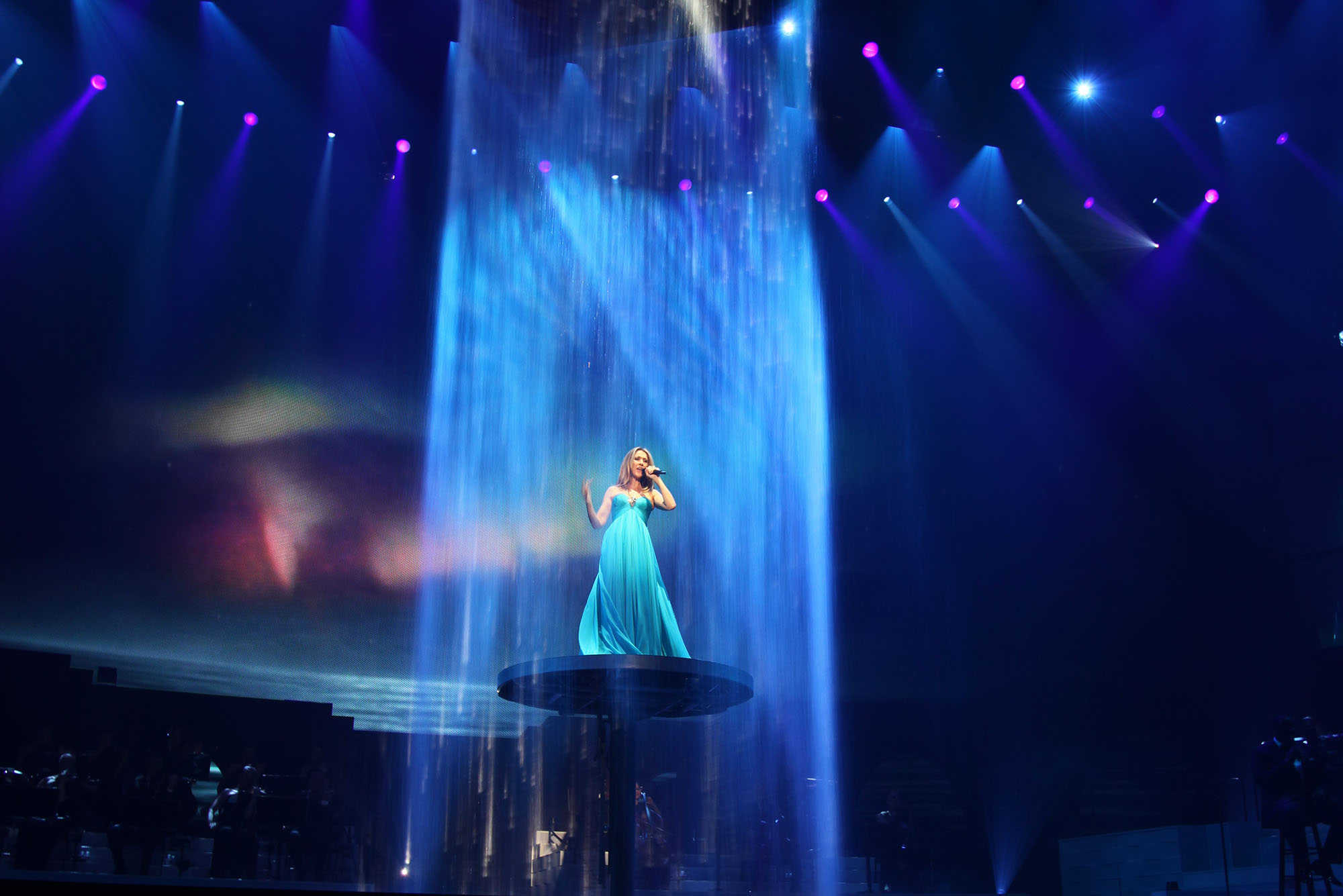 Celine Dion Returns to Stage After Long Absence