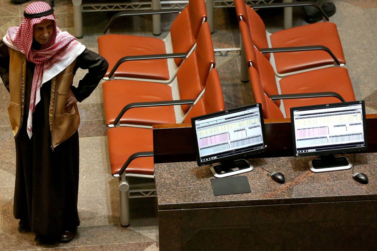 Divergence in Gulf Markets: Dubai Declines, Muscat Rises