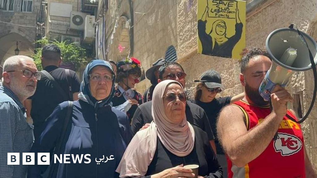 Israel forces families to evacuate homes for settlers