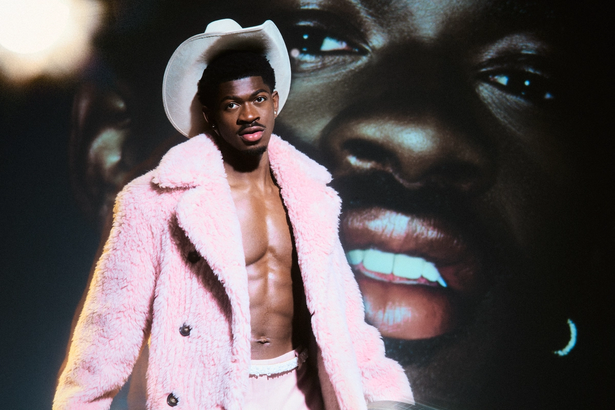 ليلي ناس إكس يدخل برنامج للصحة النفسية