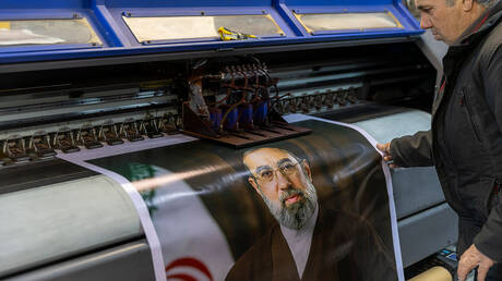 مجتبى خامنئي في حالة حرجة وتأثيرها على إيران