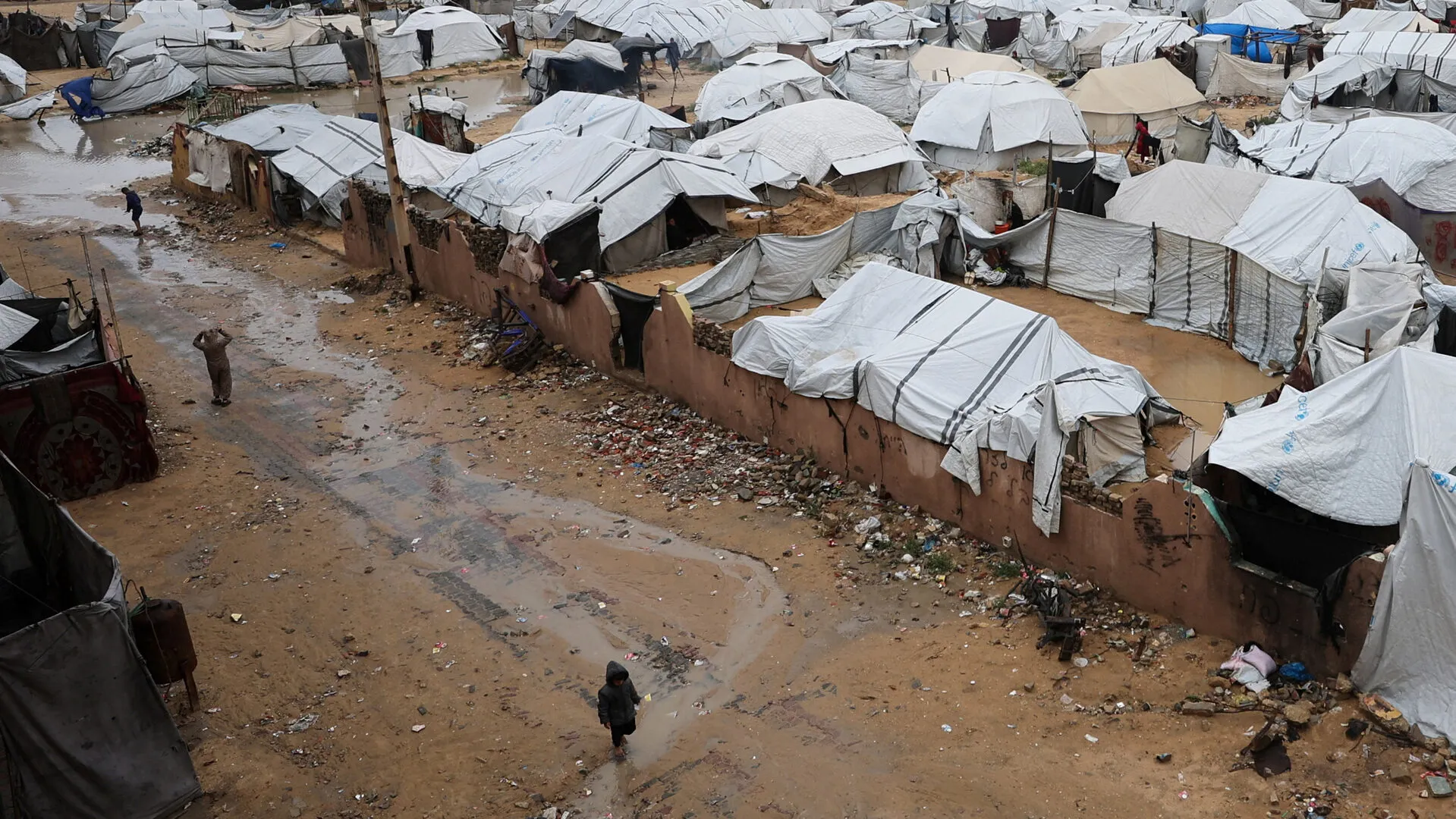 معاناة النازحين في غزة بسبب الأحوال الجوية