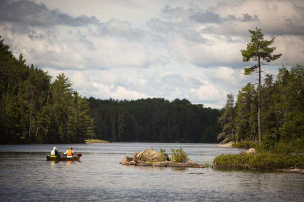 ترامب يلغي حظر التعدين قرب مياه الحدود